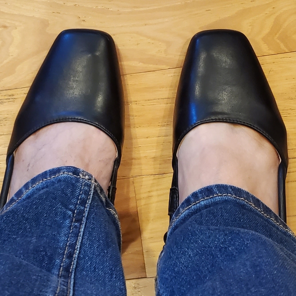 Journee Collection Black Slingback Heels - Picture 3 of 7